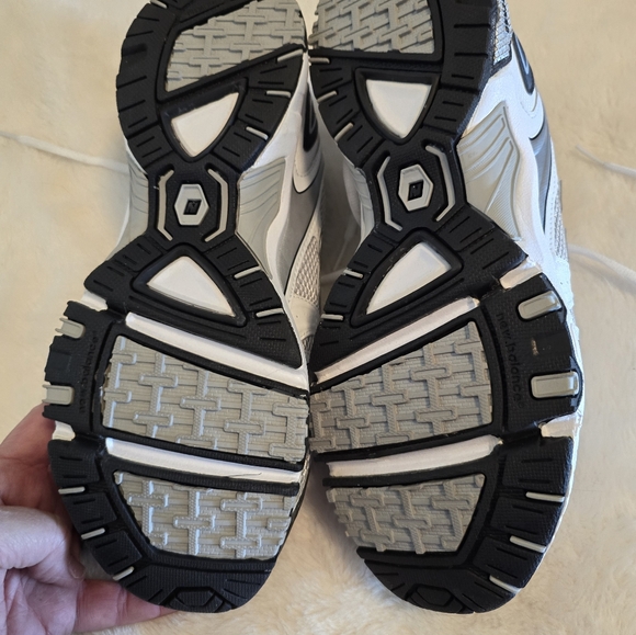 New Balance Mens Running Shoes - Picture 3 of 3